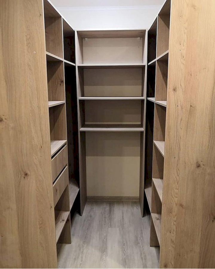 Встроенные шкафы-Встроенная гардеробная с дверями-купе «Модель 17»-фото3